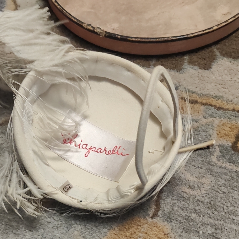 Schiaparelli White Feathered Women's Hat - Picture 7 of 9